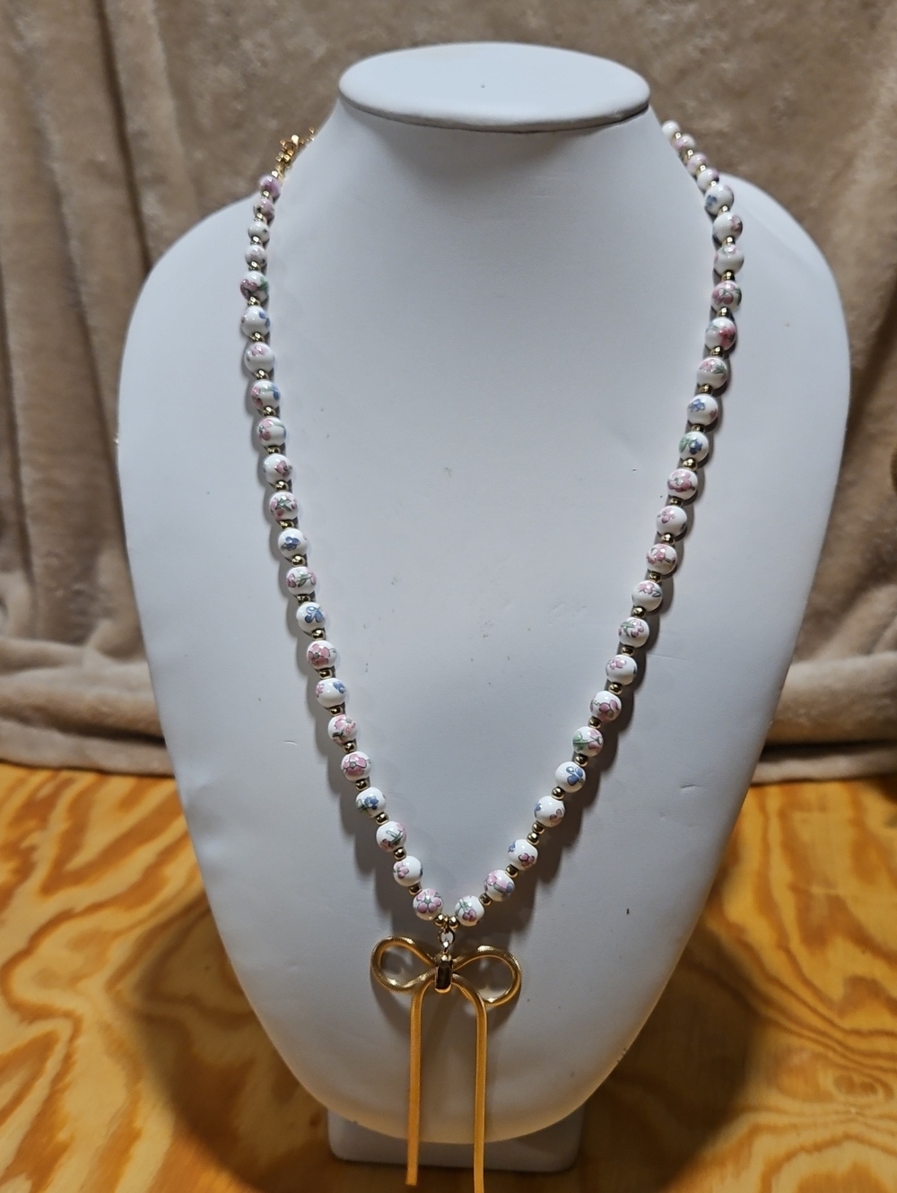 Floral Bead Necklace with Gold Bow Pendant - White/Pink